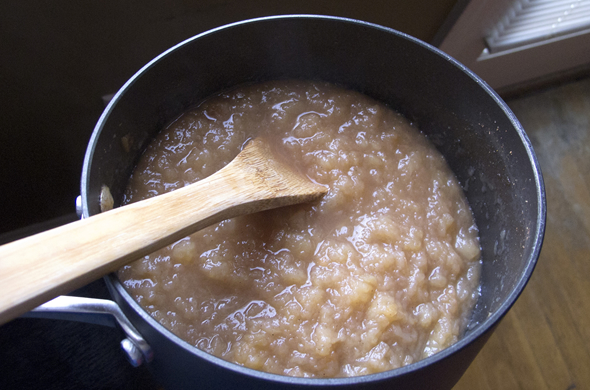 applesauce_cooked_590_390