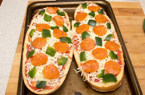 french_bread_pizza_topping_590_390