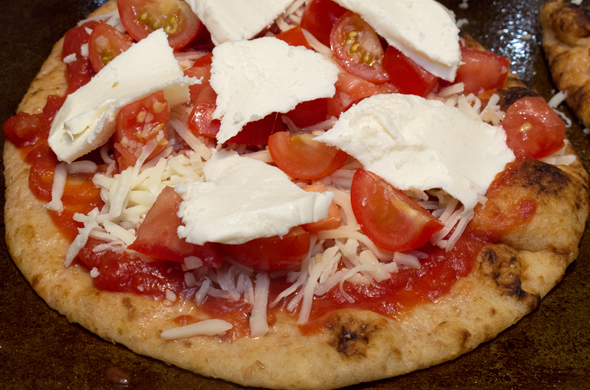 grill_pizza_cheese_590_390