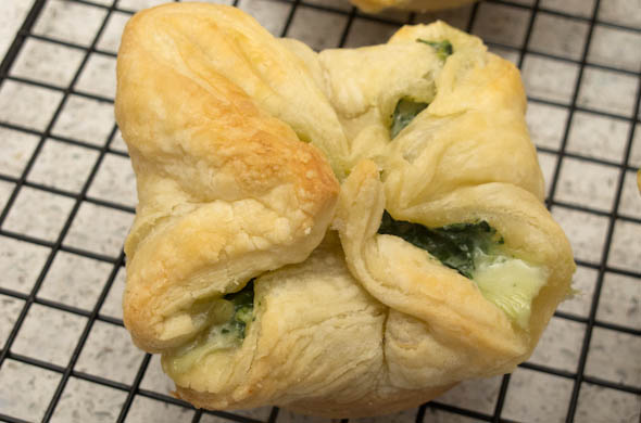 The Three Bite Rule - Puff Pastry Cups with Eggs and Spinach