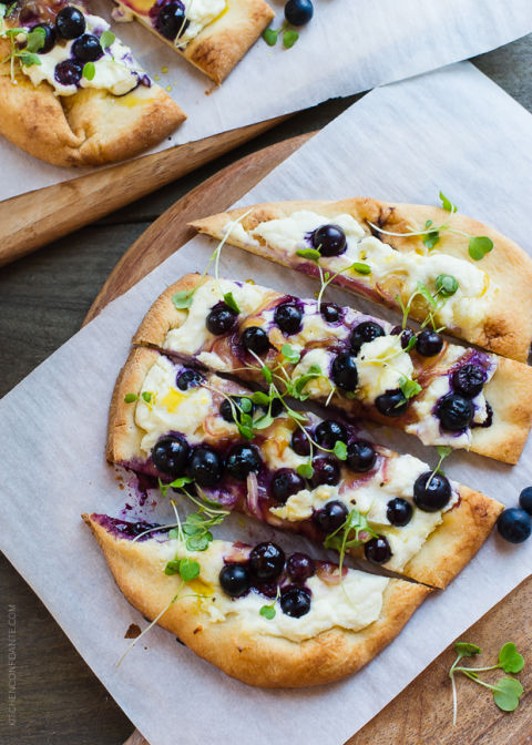 blueberry-feta-and-honey-caramelized-onion-naan-pizza-wwwkitchenconfidantecom-dsc_0065