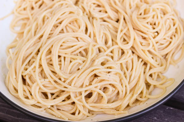 The Three Bite Rule - Lemon Garlic Pasta